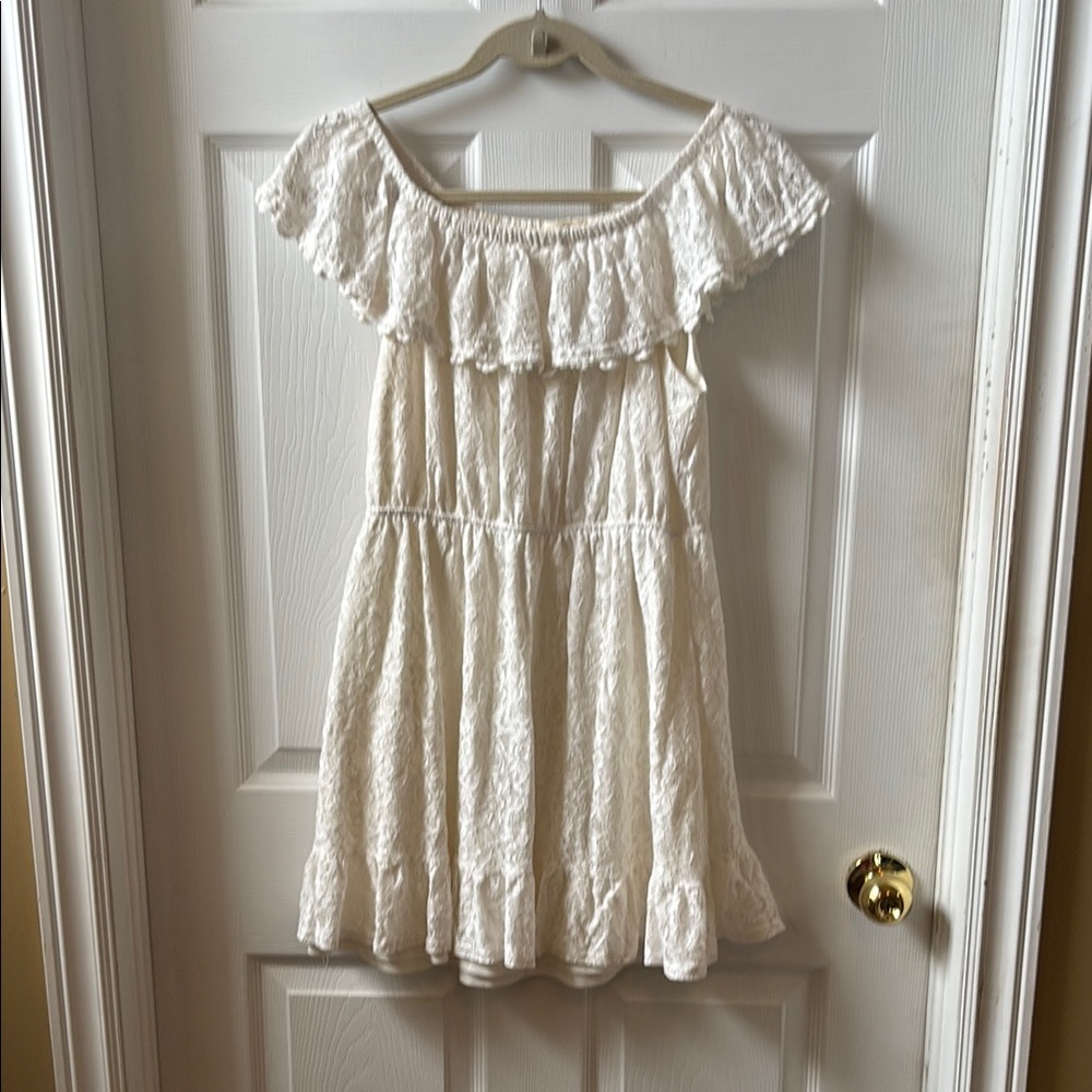 Elegant Off-Shoulder Lace Mini Dress